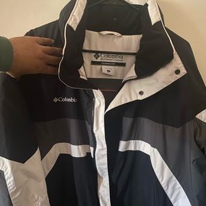 Columbia Size L Like new wore it twice